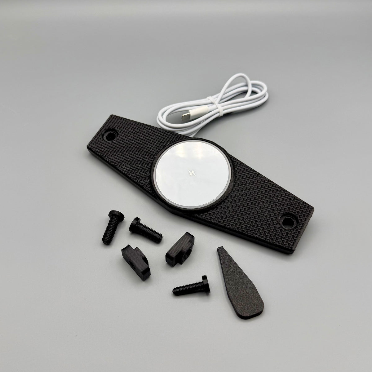 Super Pacific MagSafe phone charger