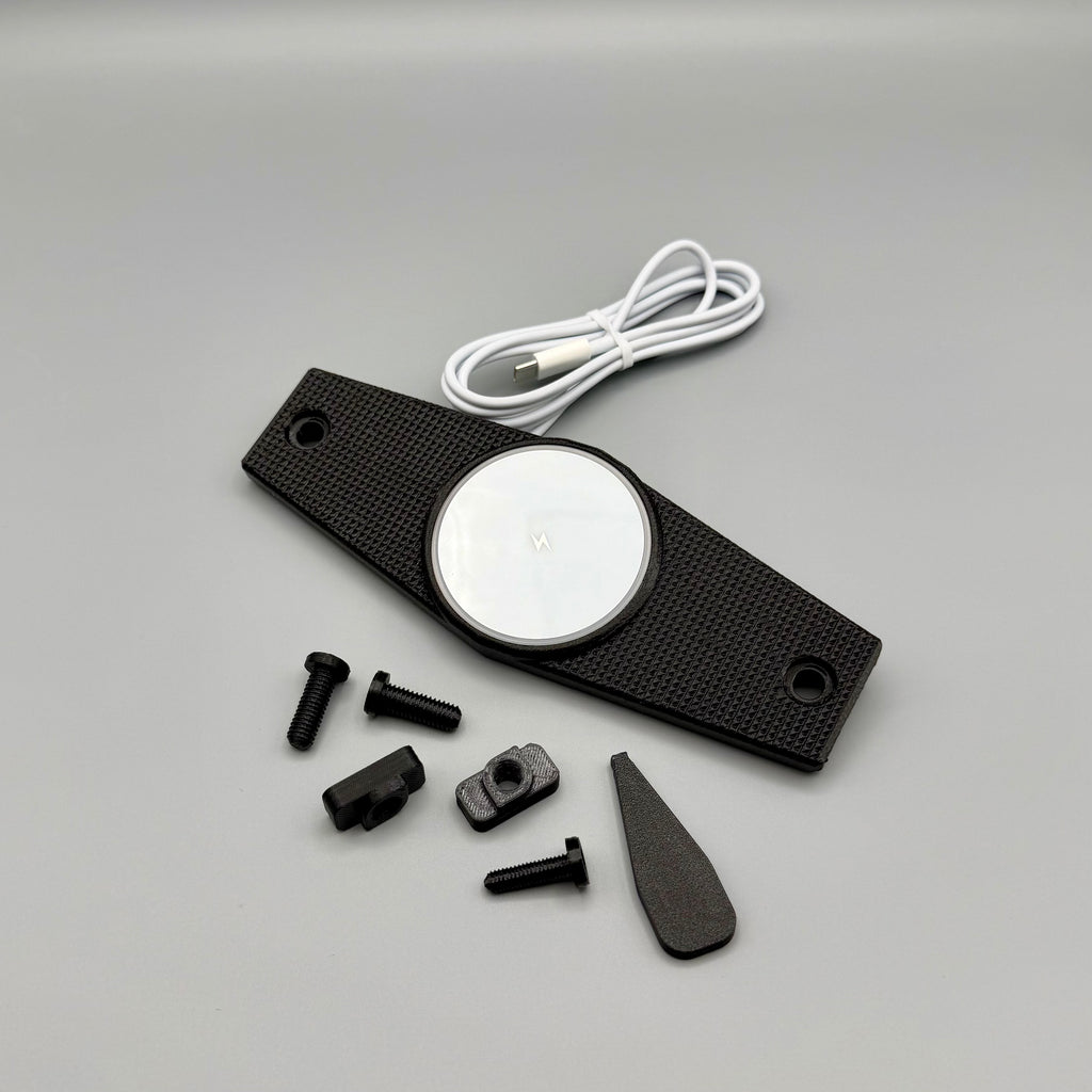 Super Pacific MagSafe phone charger