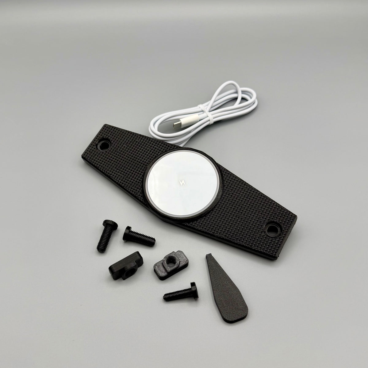 Super Pacific MagSafe phone charger