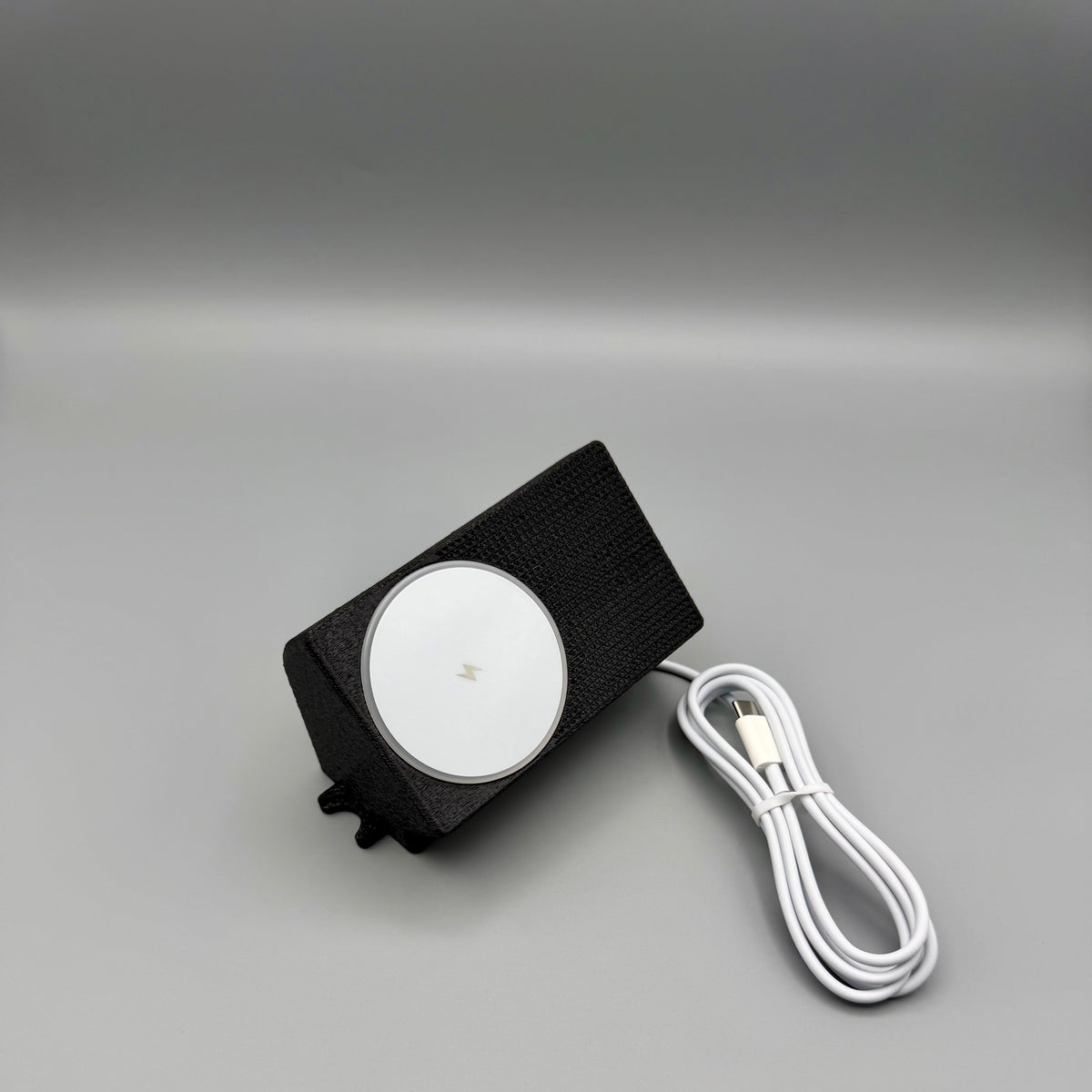 Super Pacific MagSafe phone charger