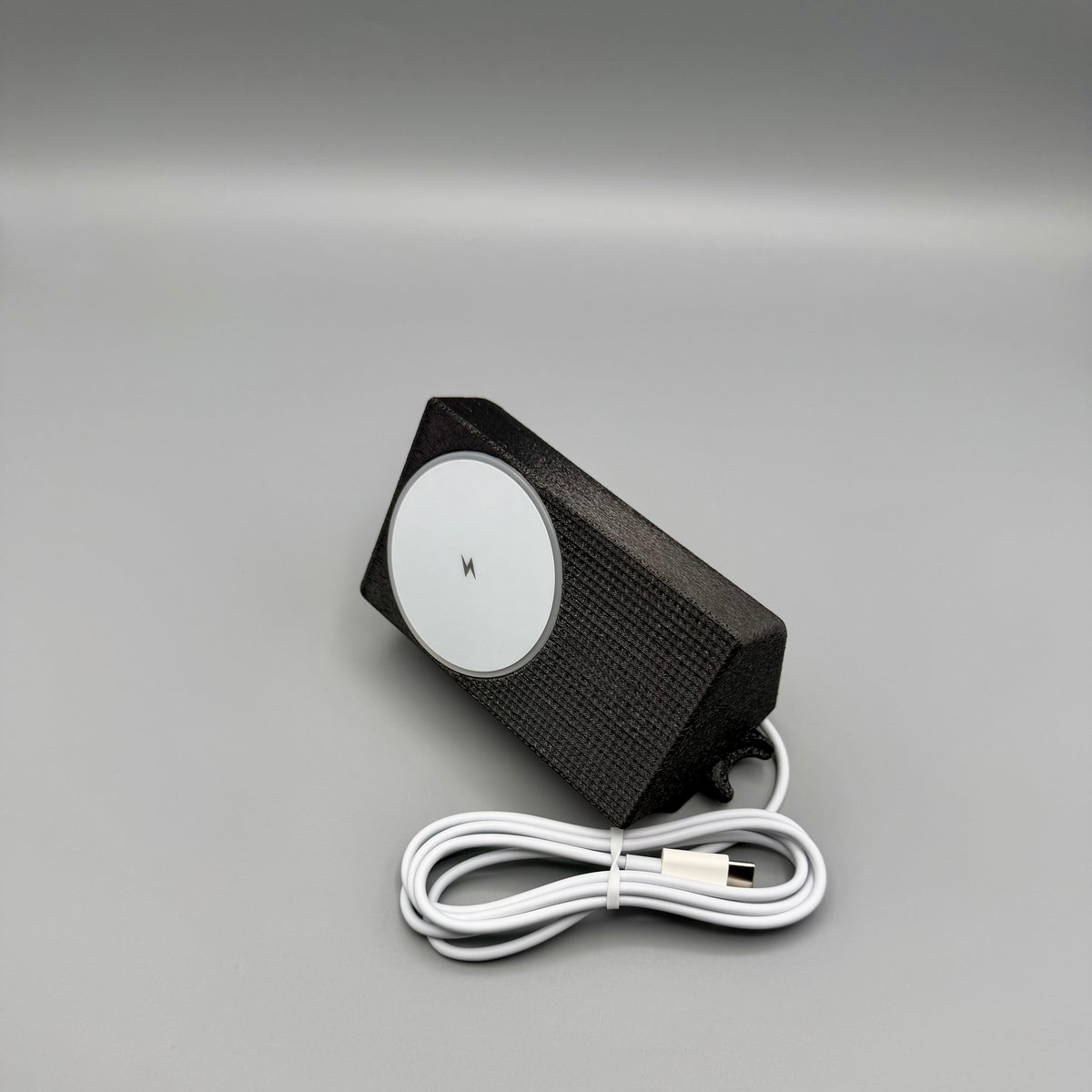 Super Pacific MagSafe phone charger