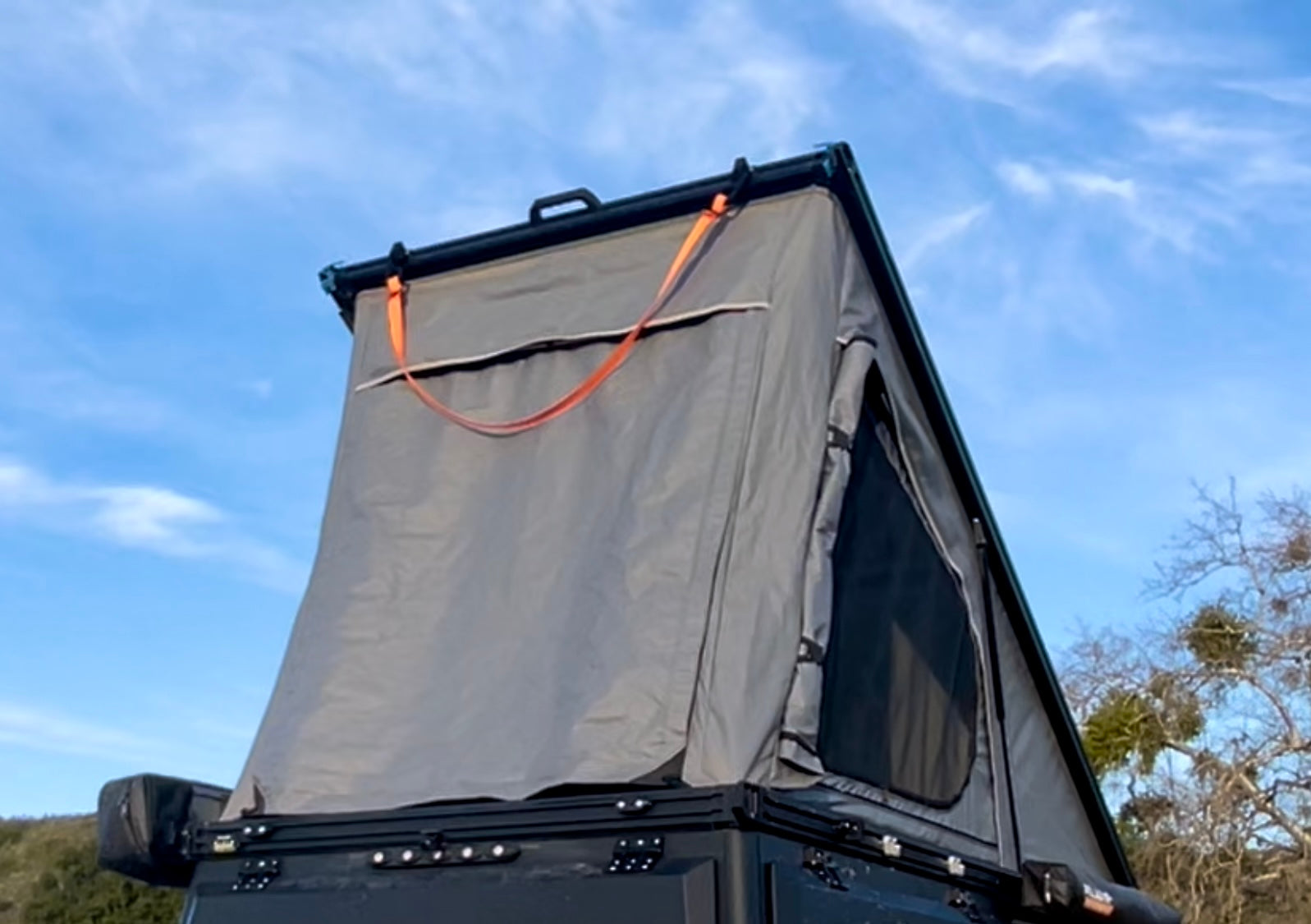Camper leash (Stop using your tent material to close your camper!)