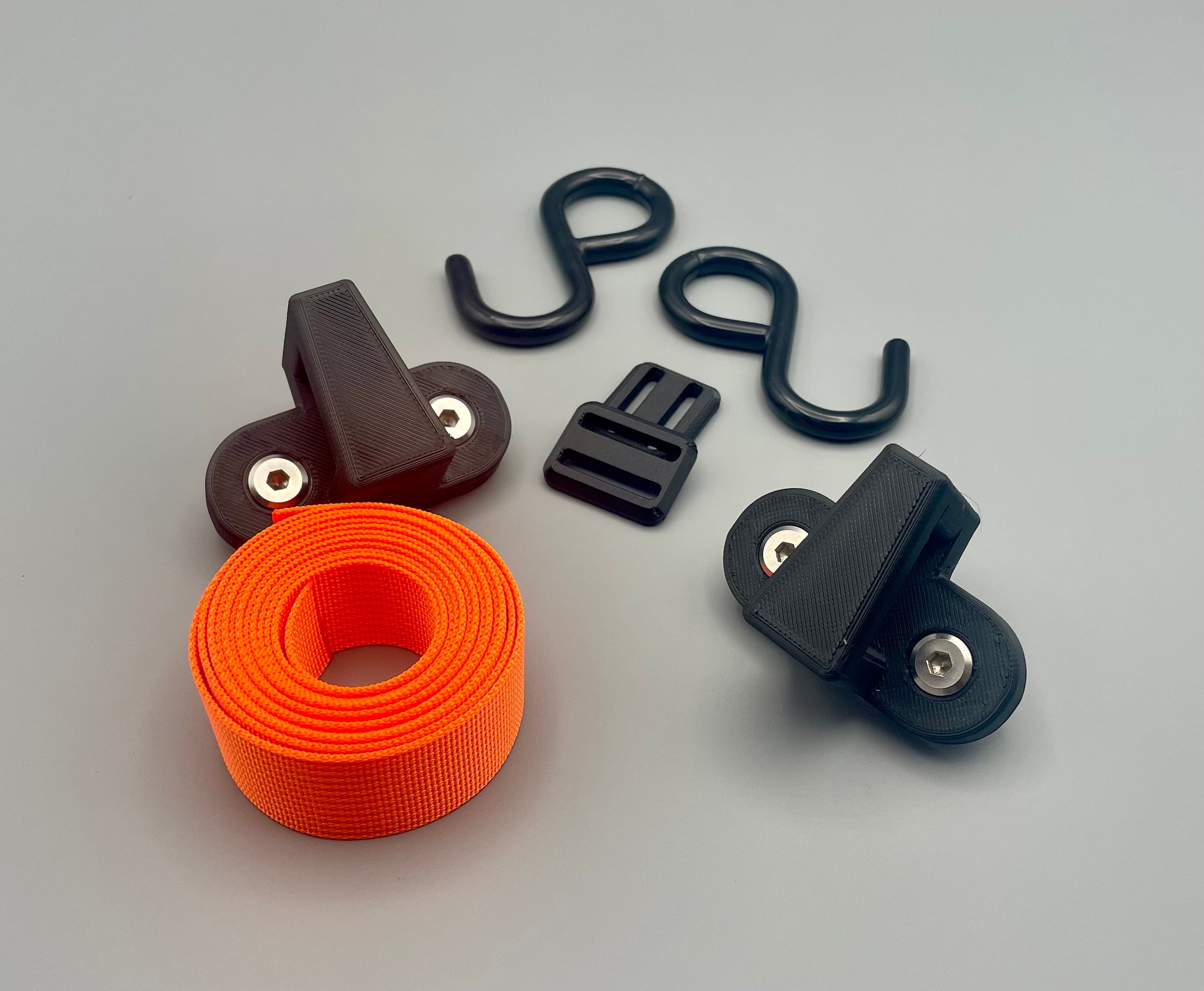 Camper leash (Stop using your tent material to close your camper!)